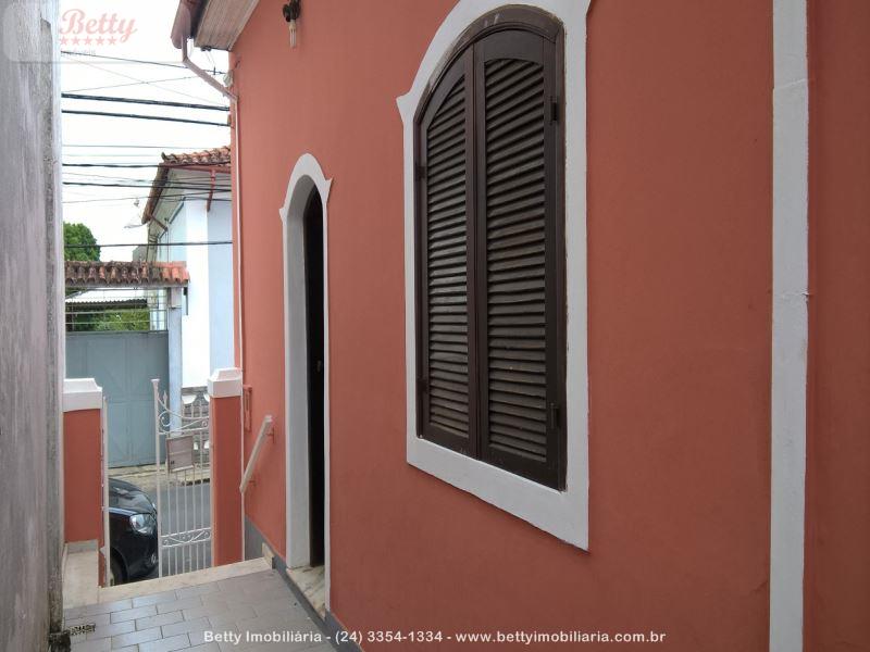 Casa a Venda no Centro em Resende