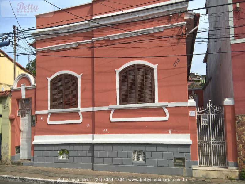 Casa a Venda no Centro em Resende