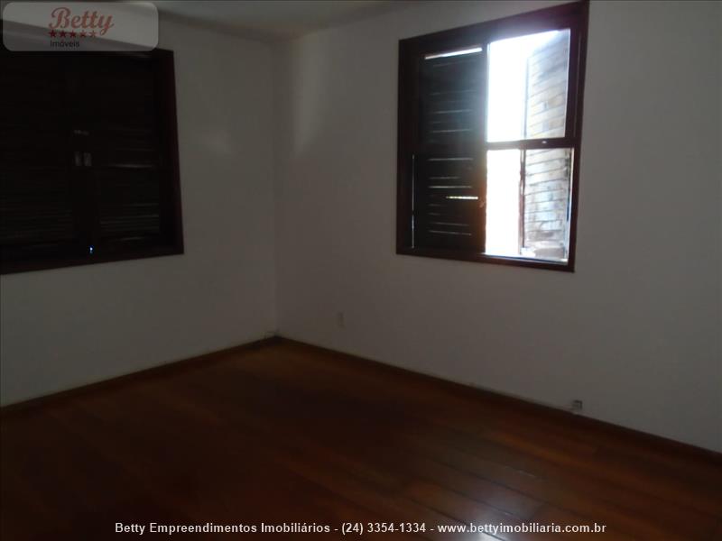Casa a Venda no Centro em Resende