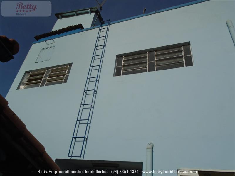 Casa a Venda no Centro em Resende