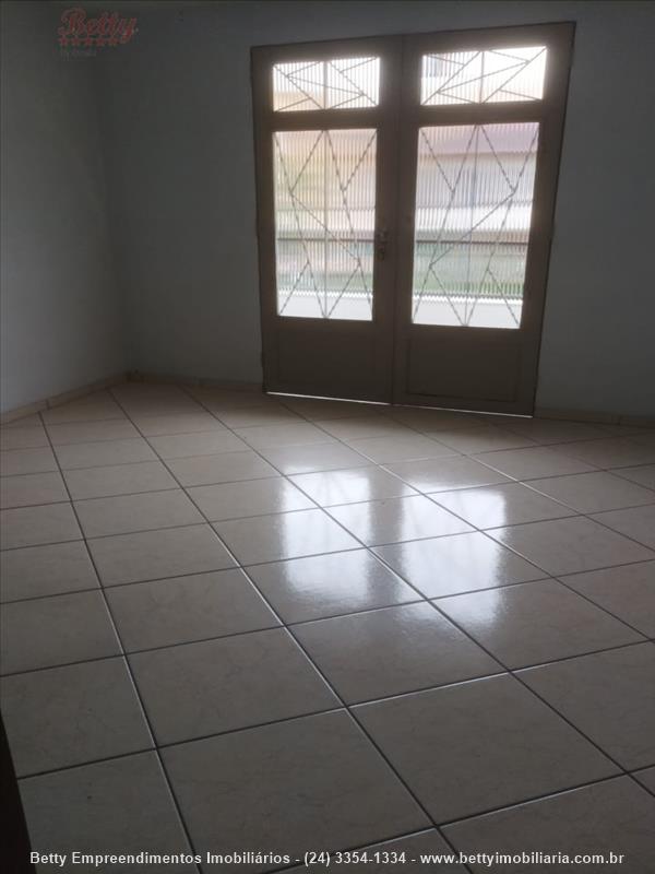 Casa para Alugar no Jardim Tropical em Resende