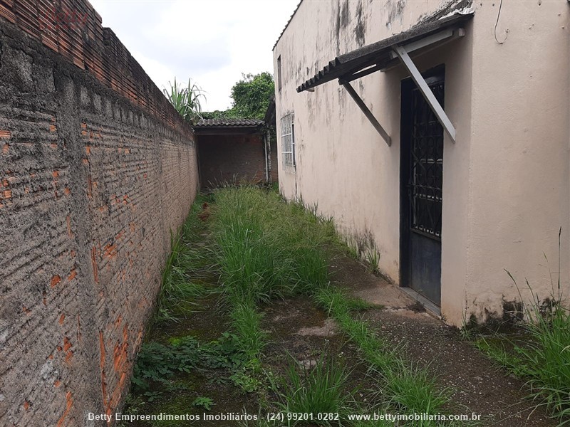 Casa a Venda no Eucaliptal em Resende