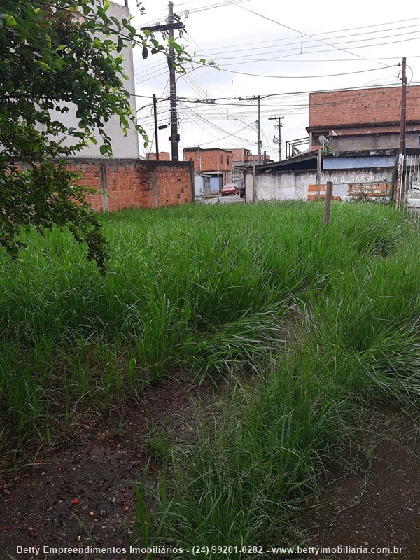 Casa a Venda no Eucaliptal em Resende
