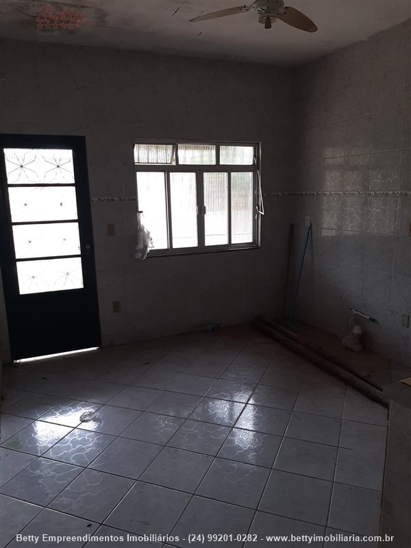 Casa a Venda no Eucaliptal em Resende
