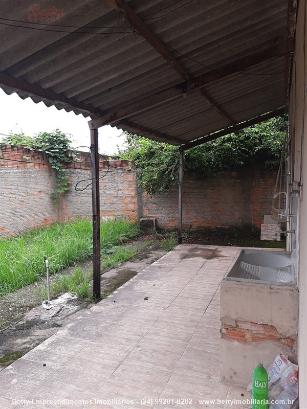 Casa a Venda no Eucaliptal em Resende