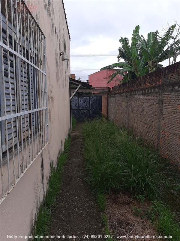 Casa a Venda no Eucaliptal em Resende
