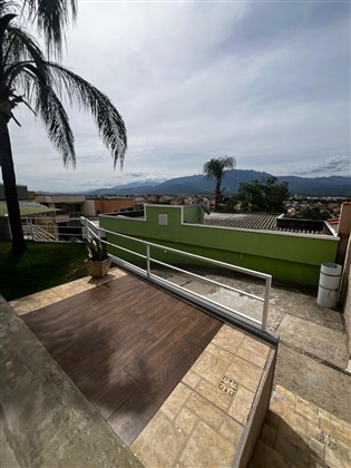 Casa à Venda